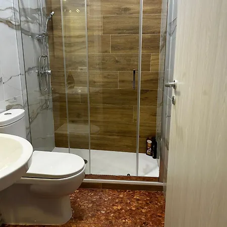 Bam Bam Tiburtina בית הארחה