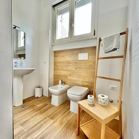 Bam Bam Tiburtina Pensjonat 4*