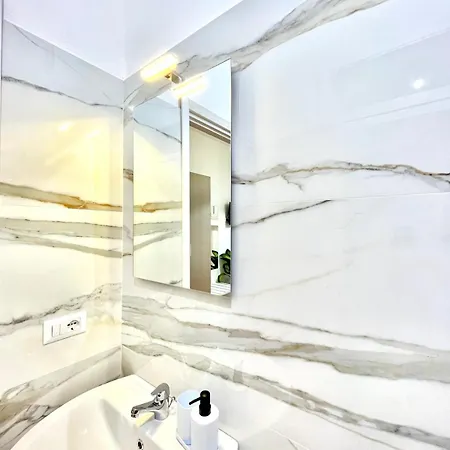 Bam Bam Tiburtina Гостевой дом