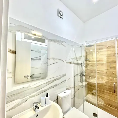 Bam Bam Tiburtina Гостевой дом 4*