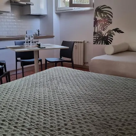 Bam Bam Tiburtina Гостевой дом 4*