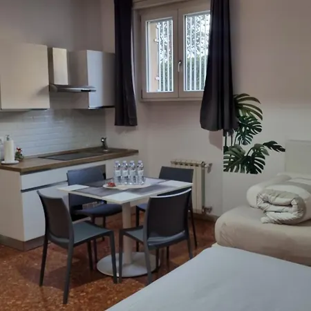 Bam Bam Tiburtina Гостевой дом 4*